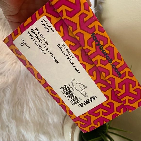 New Tory Burch gabriel leather T strap sandals - Picture 2 of 11